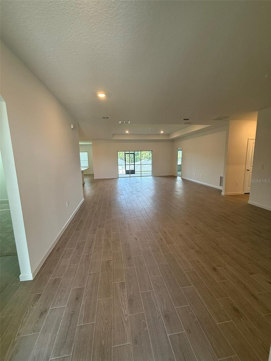 Listing photo id 4 for 19444 78th Place