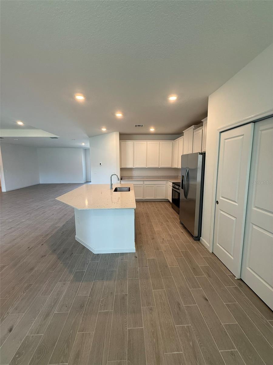 Listing photo id 7 for 19444 78th Place