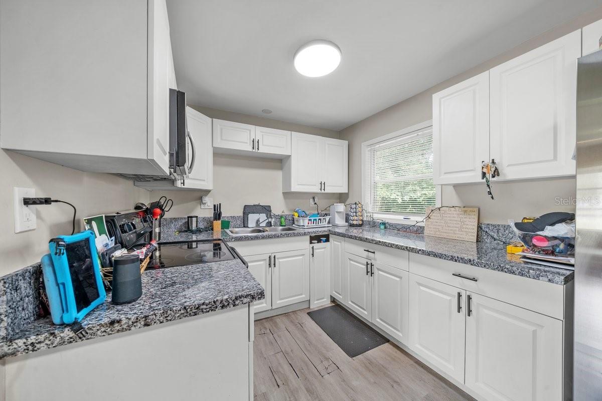 Image 11 of 37 For 2025 39th Street