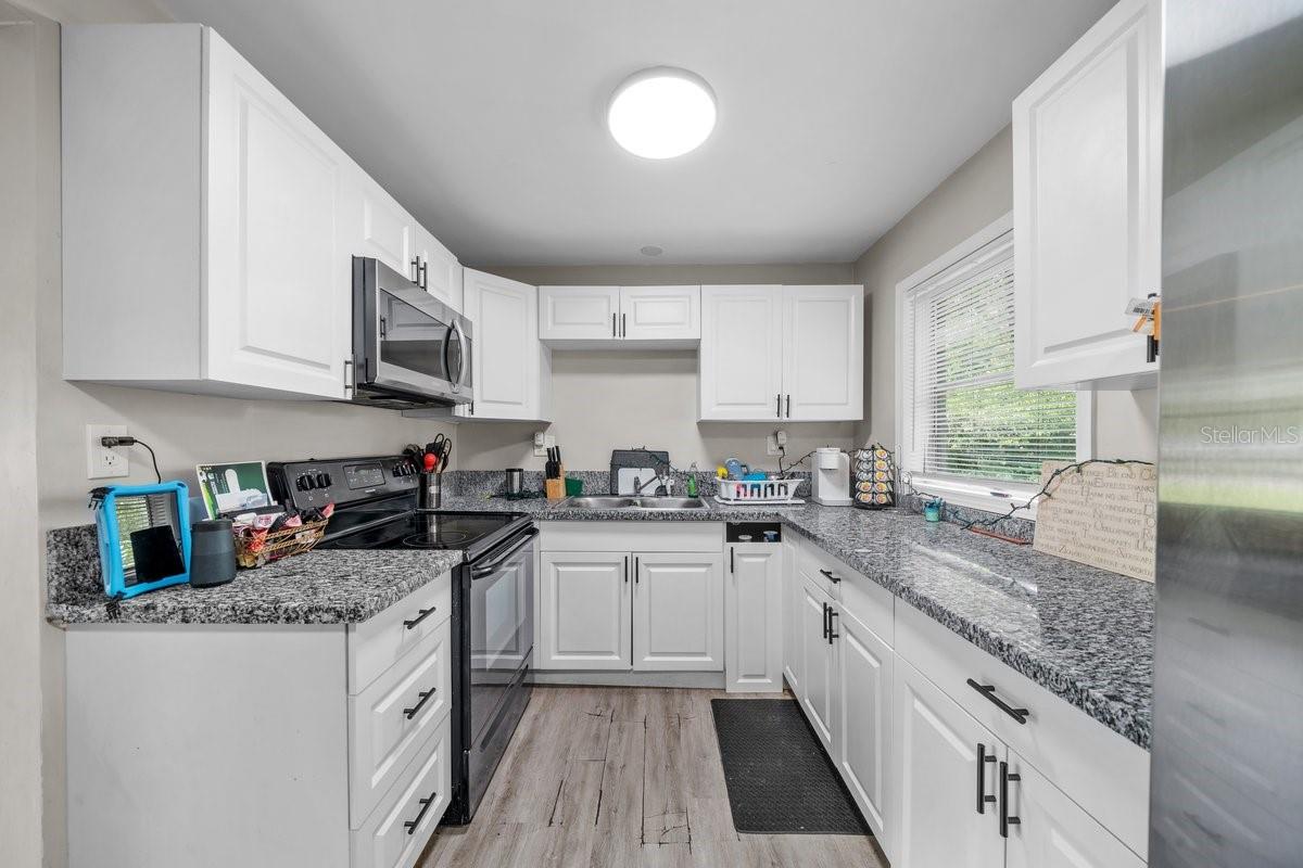 Image 12 of 37 For 2025 39th Street