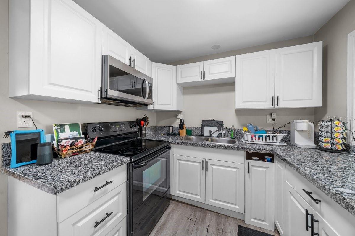 Image 13 of 37 For 2025 39th Street