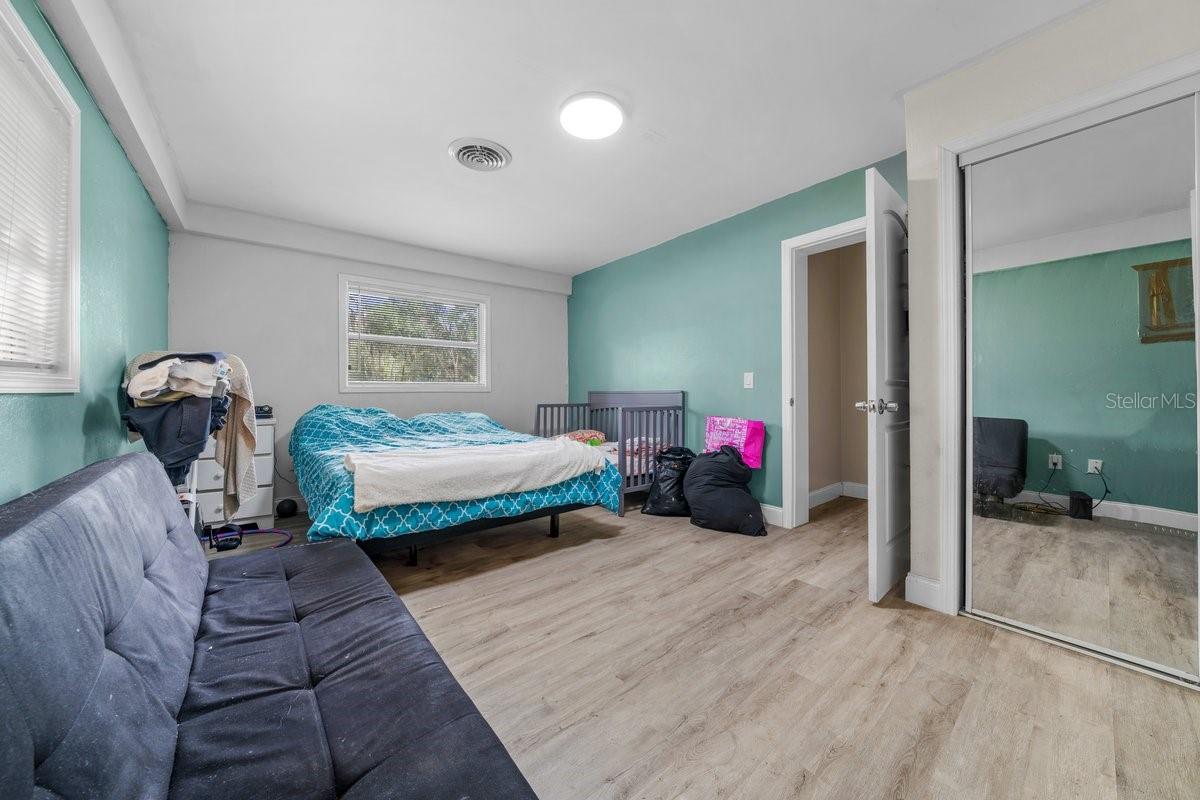 Image 18 of 37 For 2025 39th Street