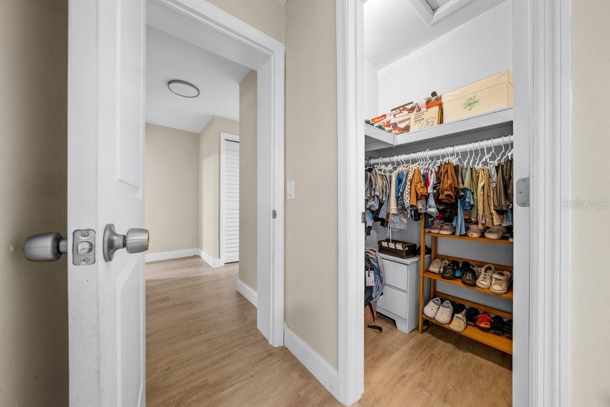 Image 25 of 37 For 2025 39th Street
