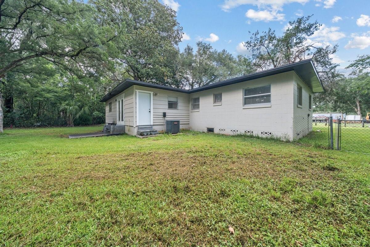 Image 34 of 37 For 2025 39th Street