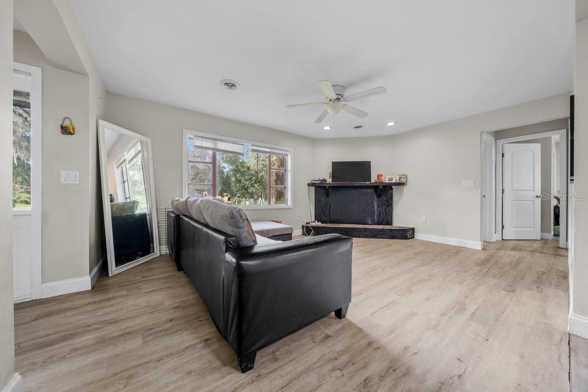 Image 7 of 37 For 2025 39th Street