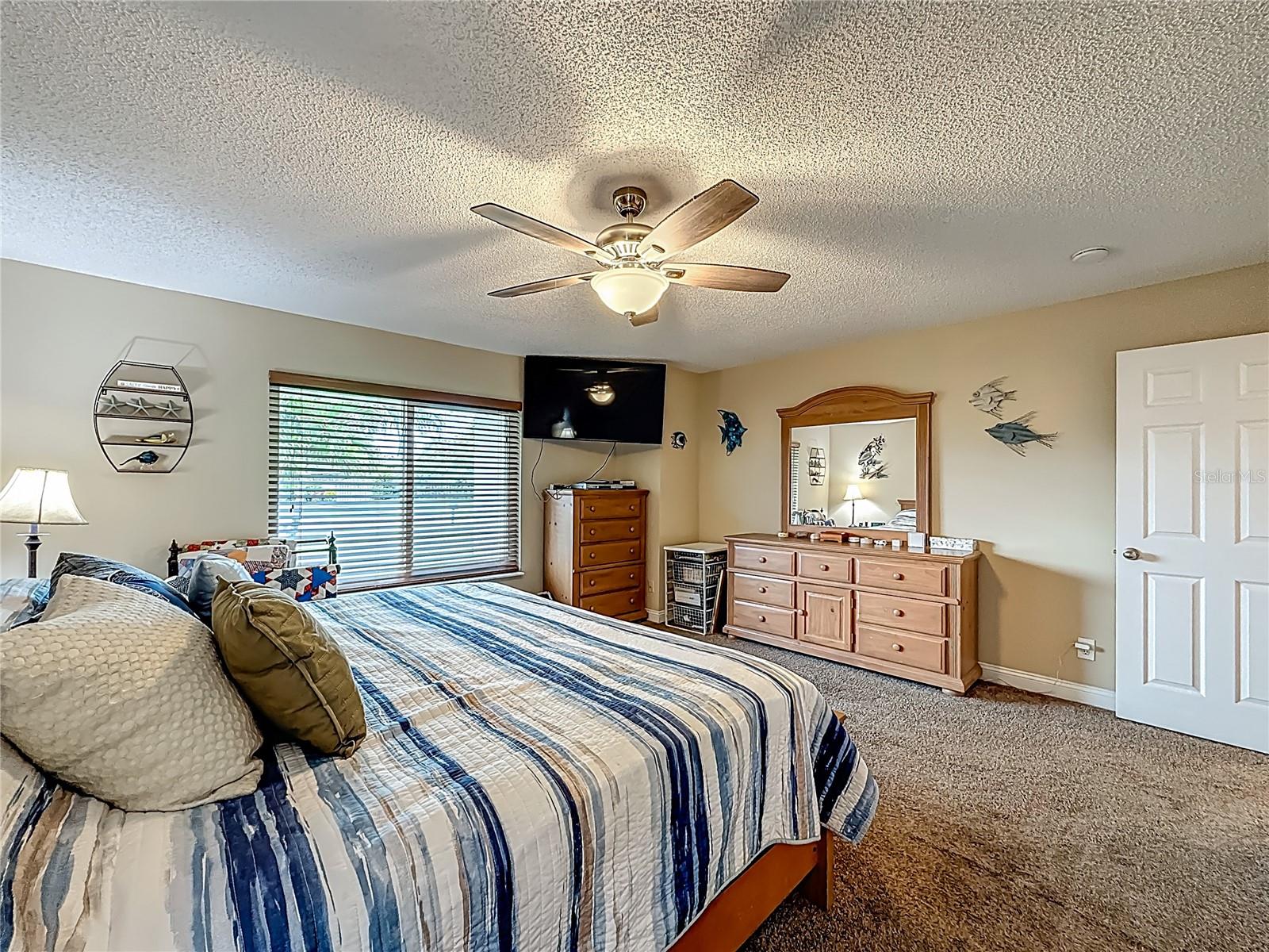 Image 36 of 57 For 13812 Columbine Avenue