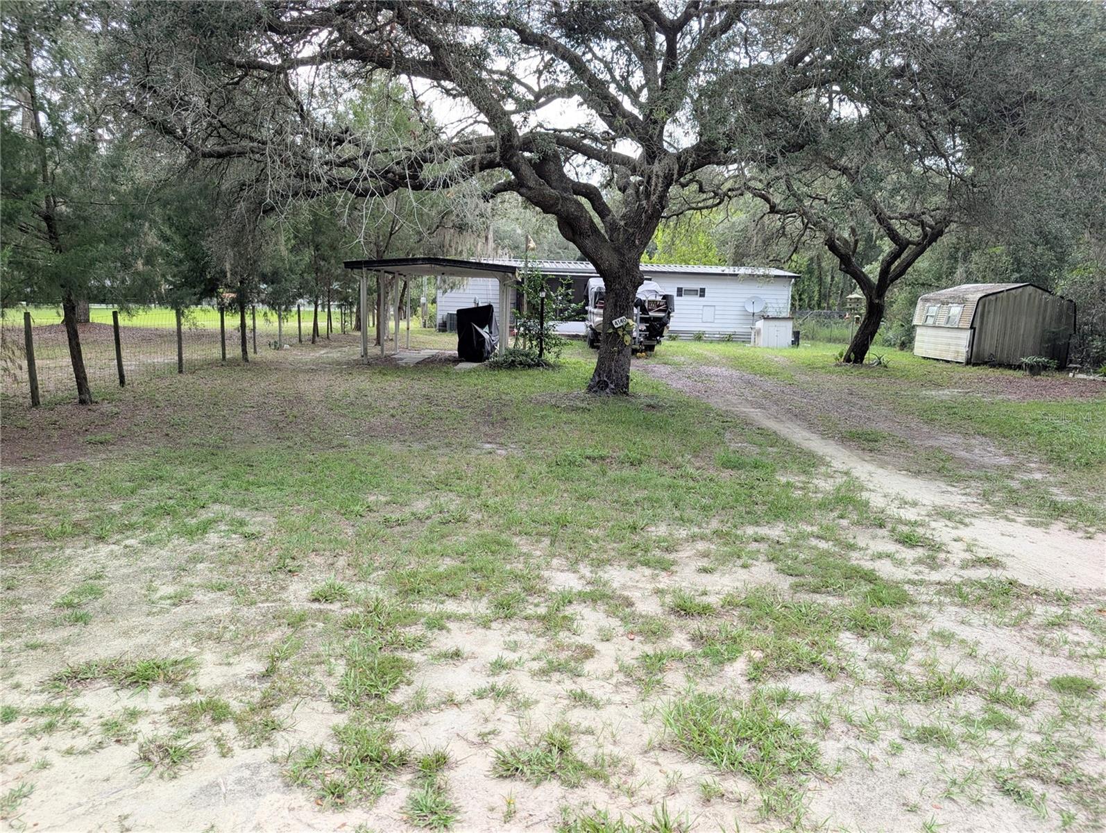Listing photo id 0 for 4140 Riverside Drive