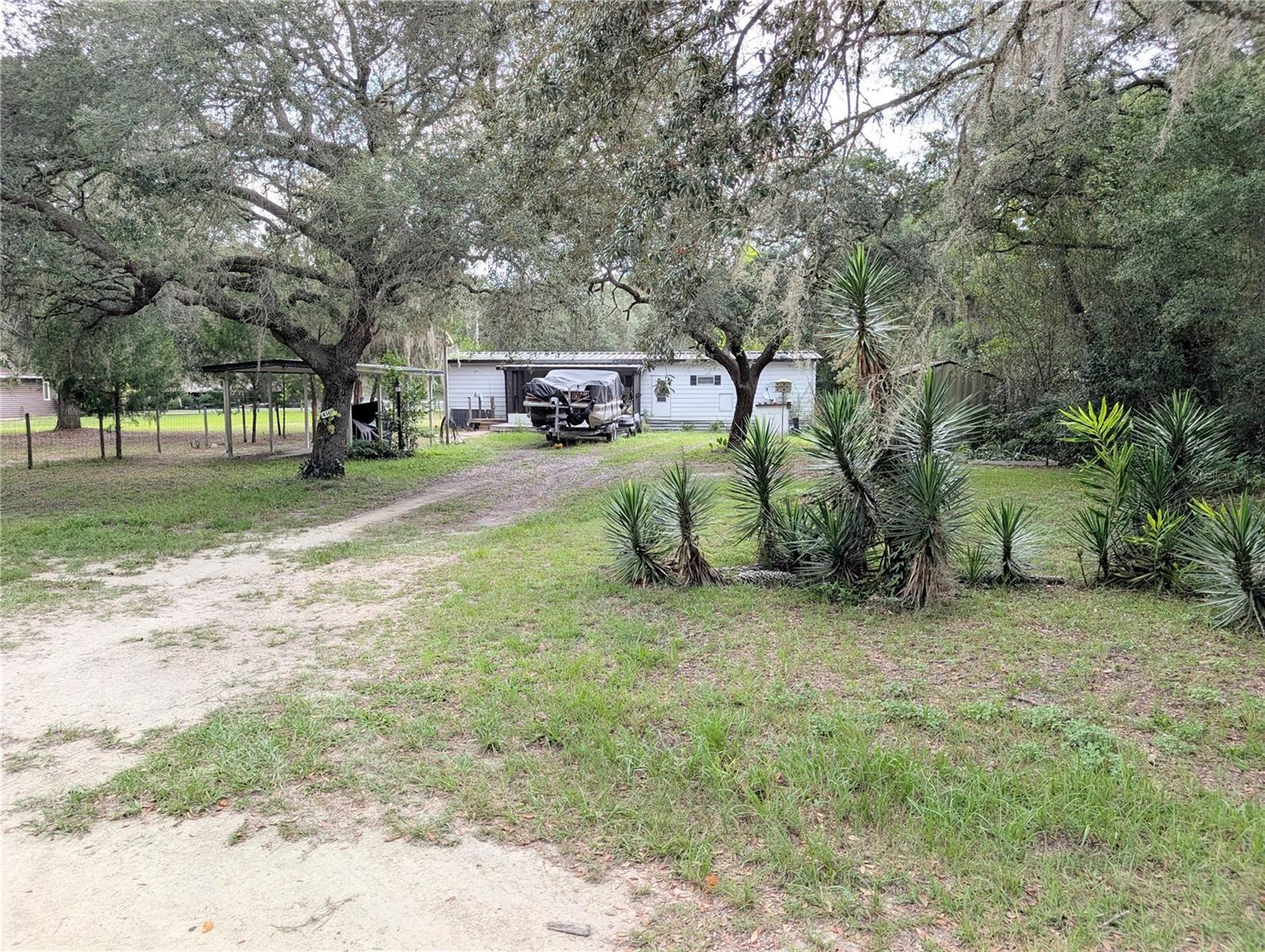 Listing photo id 1 for 4140 Riverside Drive