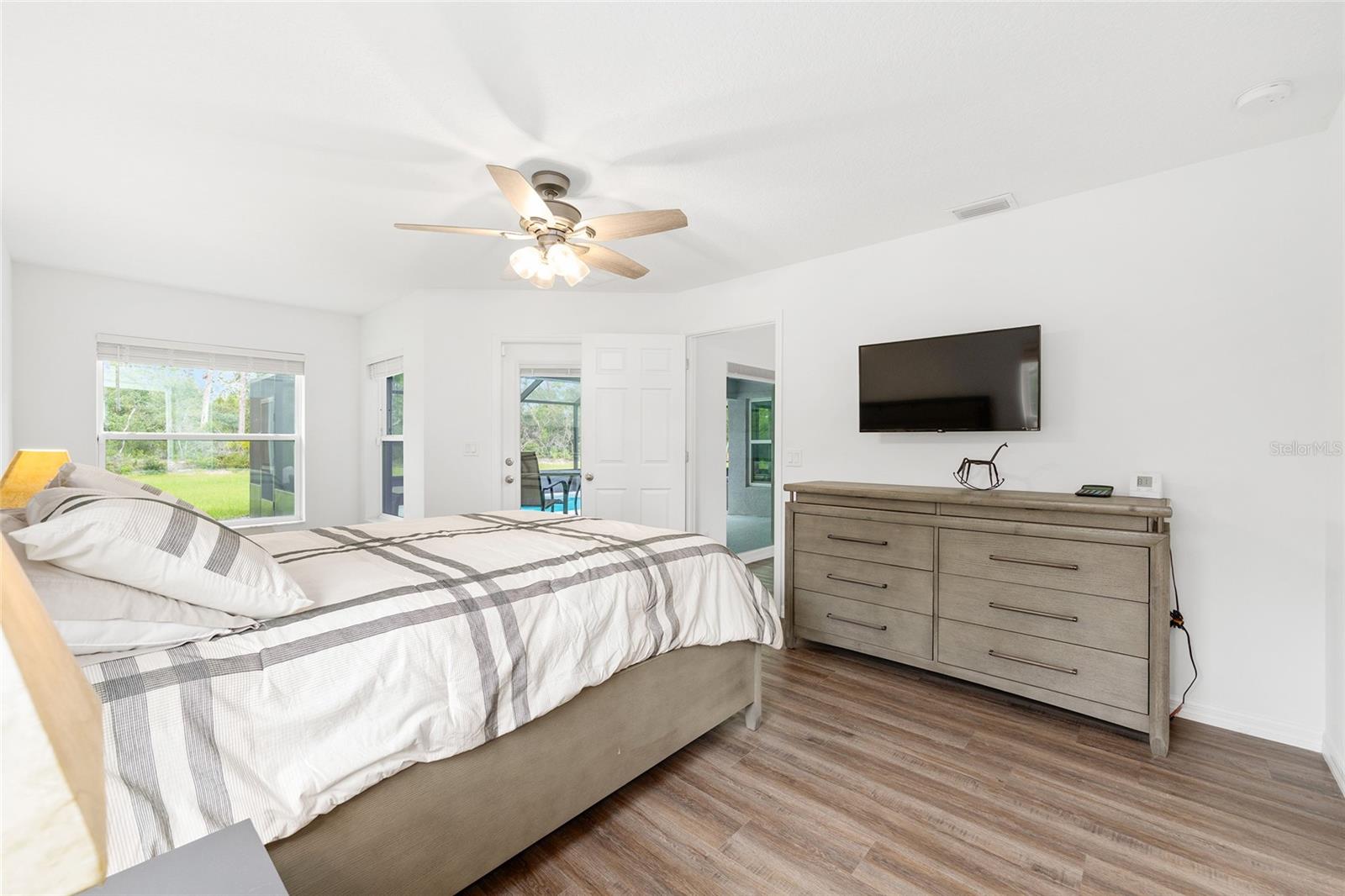 Image 12 of 37 For 8381 Wayside