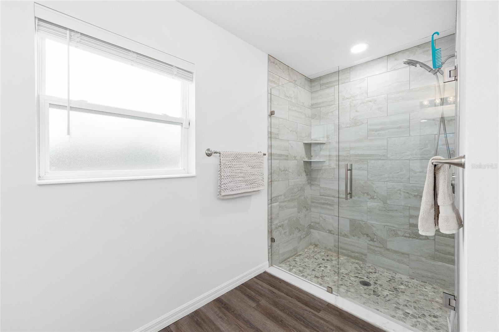 Image 15 of 37 For 8381 Wayside