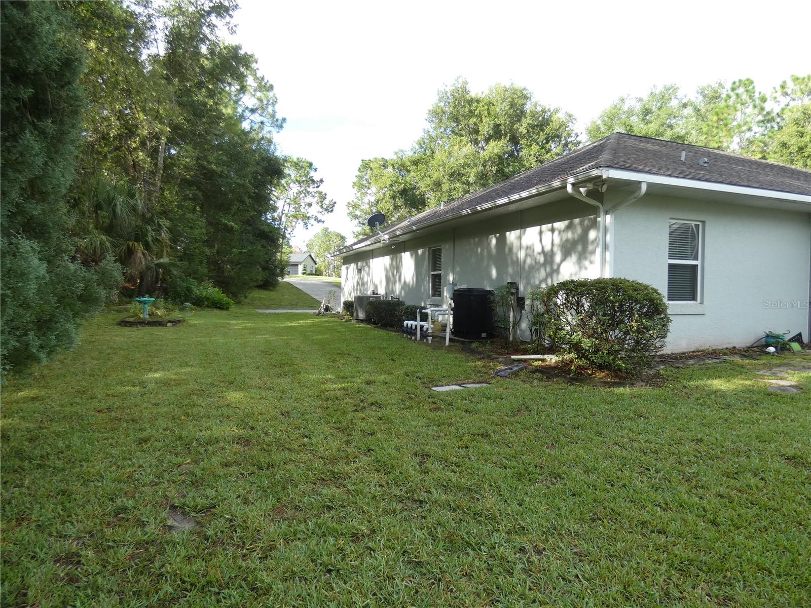 Image 7 of 43 For 20381 86th Loop
