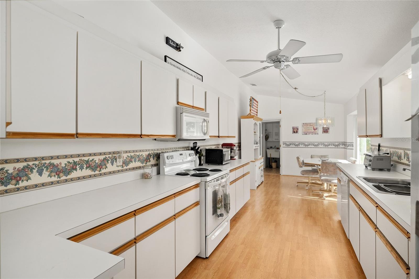 Image 14 of 54 For 13727 87th Avenue
