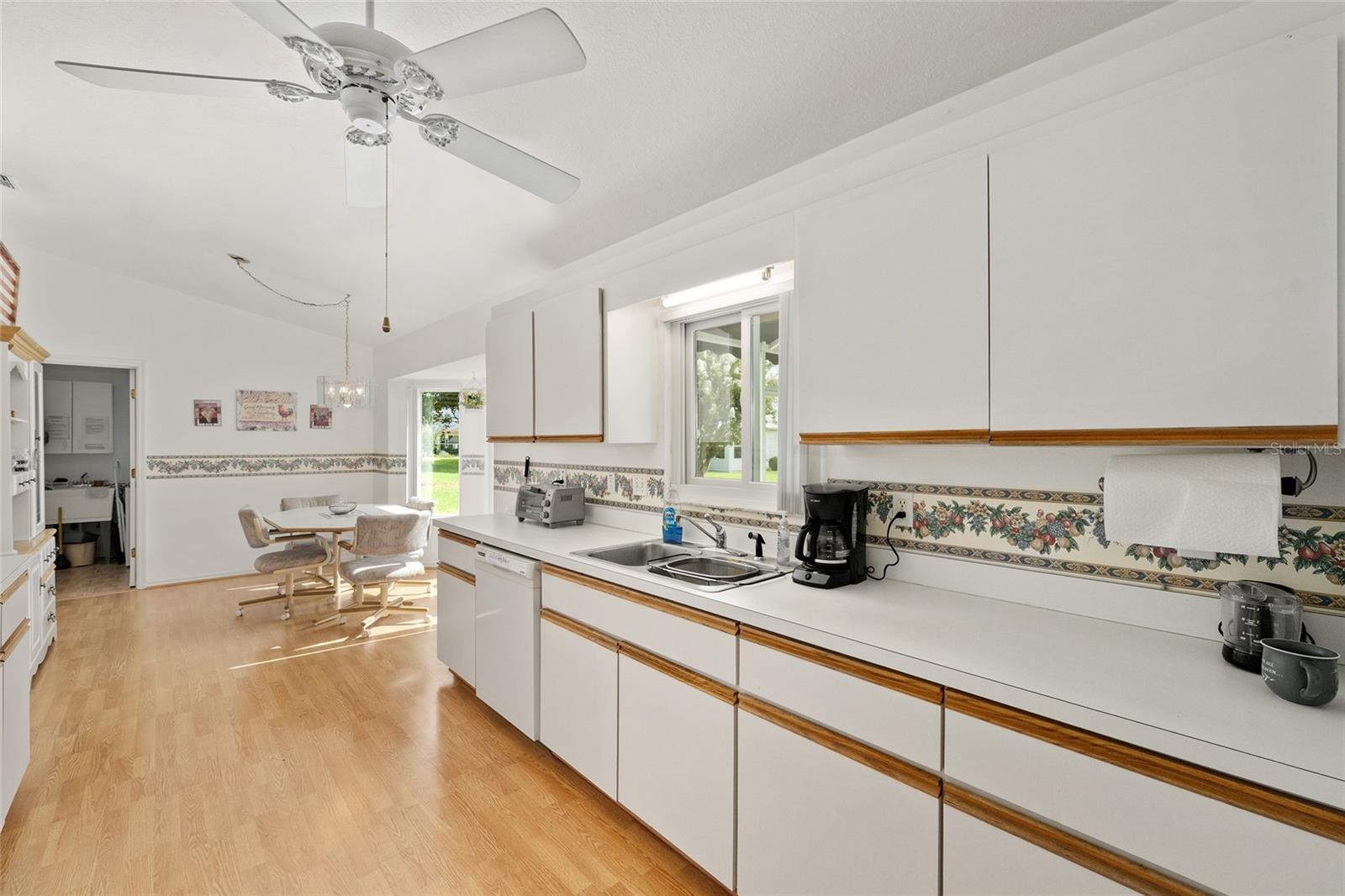 Image 18 of 54 For 13727 87th Avenue