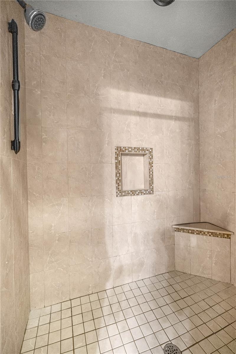 Image 21 of 35 For 11351 93rd Terrace