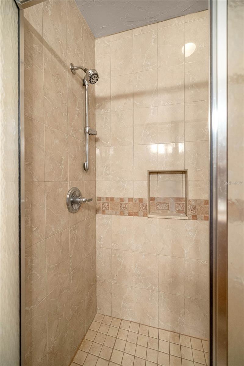 Image 25 of 35 For 11351 93rd Terrace