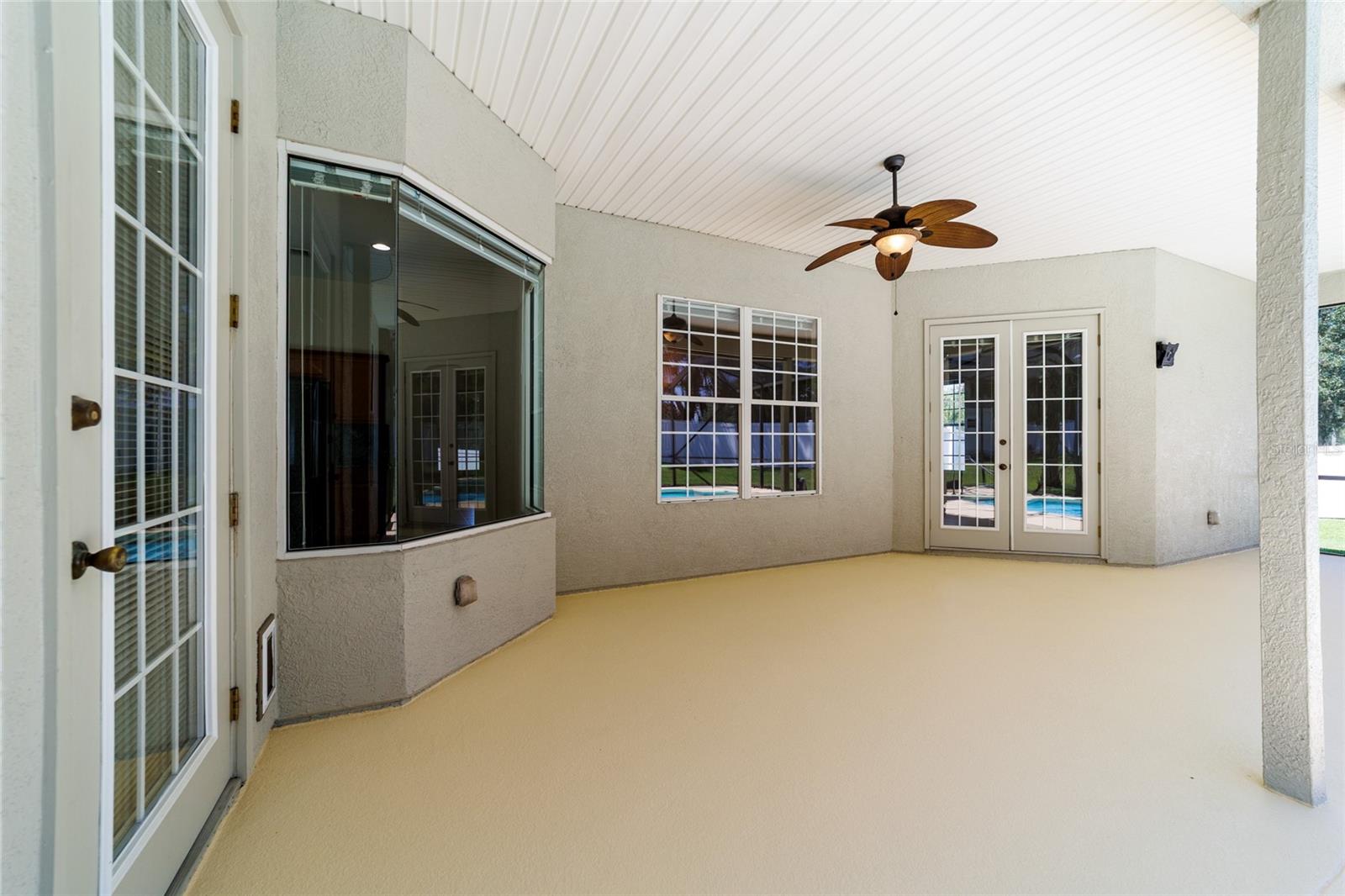 Listing photo id 15 for 4033 15th Court Road