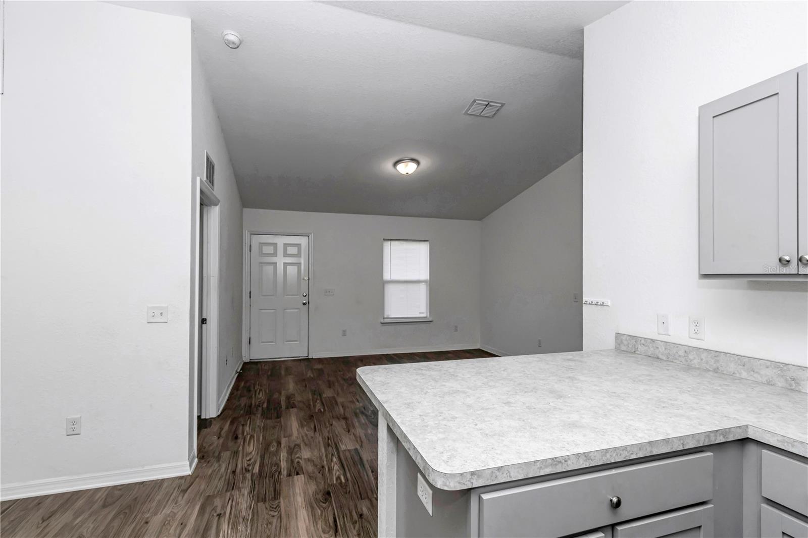 Image 11 of 40 For 460 Locust Road