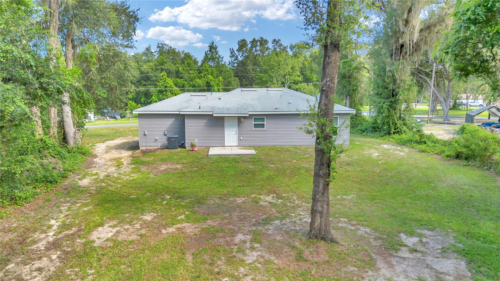 Image 36 of 40 For 460 Locust Road