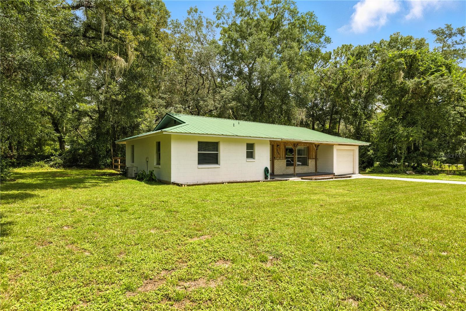 Listing photo id 9 for 2449 40th Street