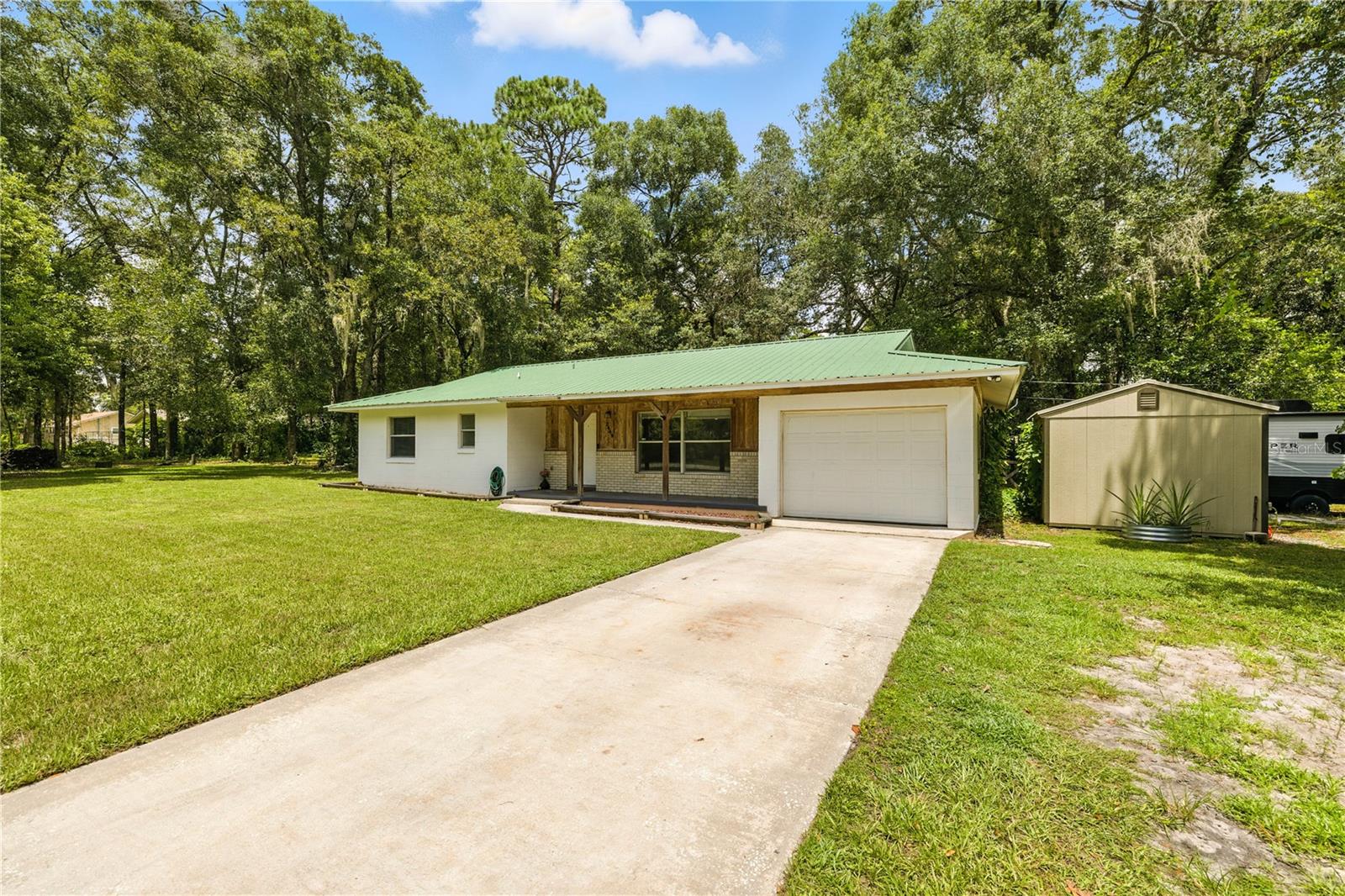 Listing photo id 10 for 2449 40th Street