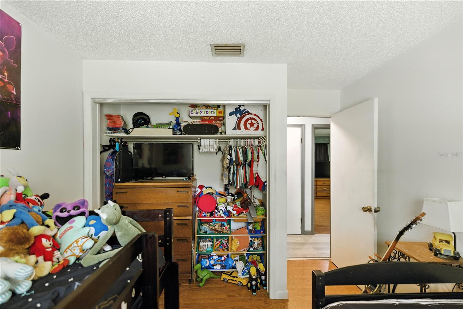 Listing photo id 13 for 2449 40th Street