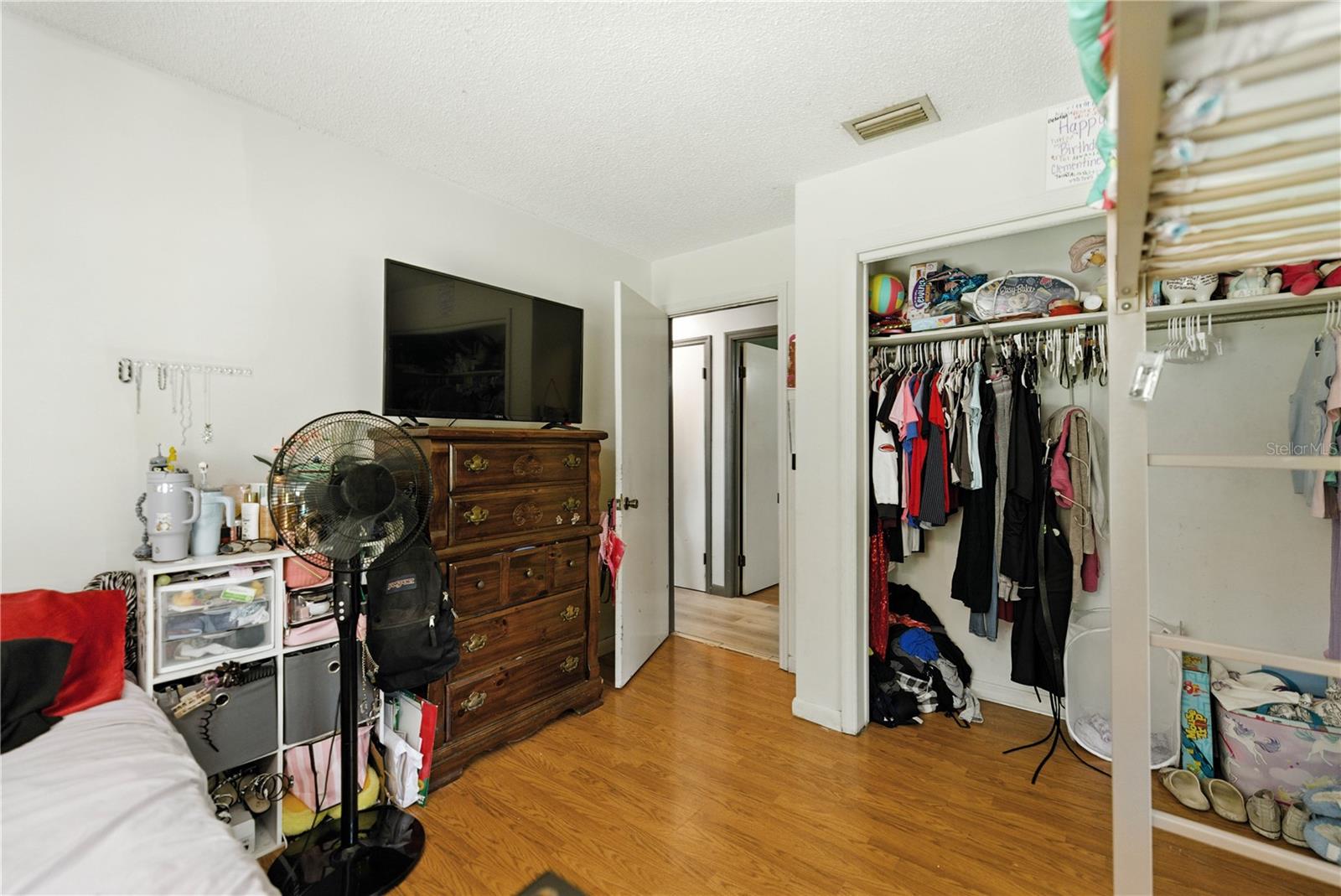 Listing photo id 15 for 2449 40th Street