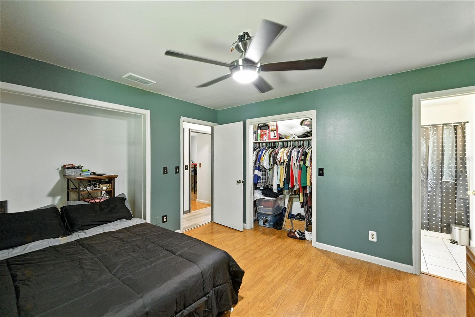 Listing photo id 17 for 2449 40th Street