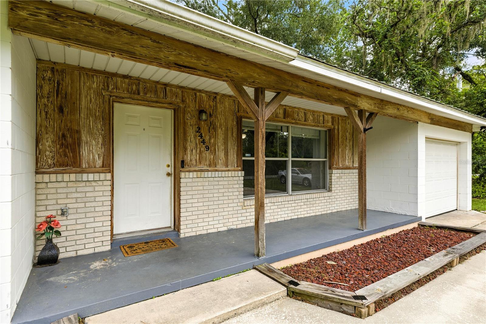 Listing photo id 0 for 2449 40th Street