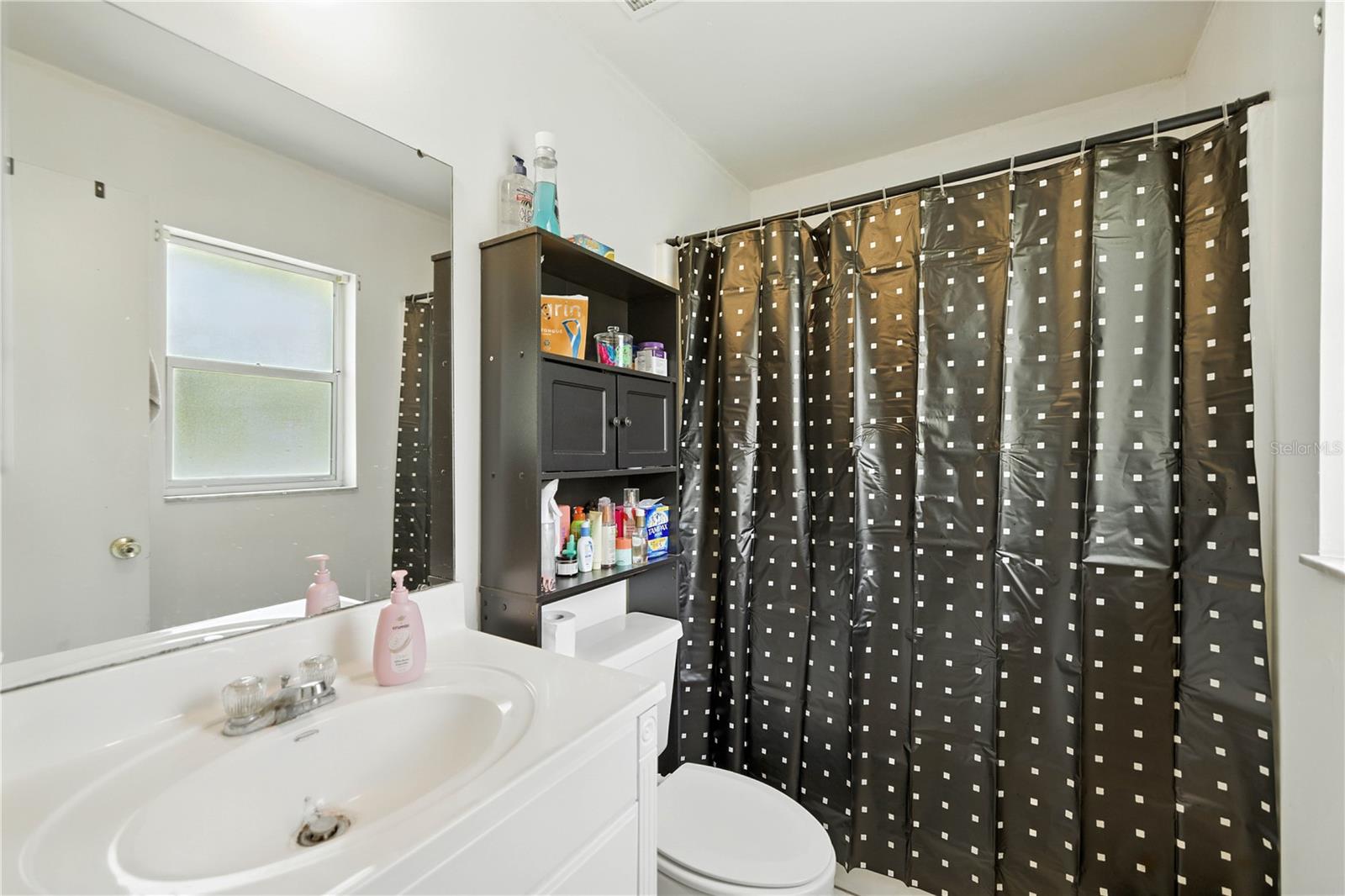 Listing photo id 18 for 2449 40th Street