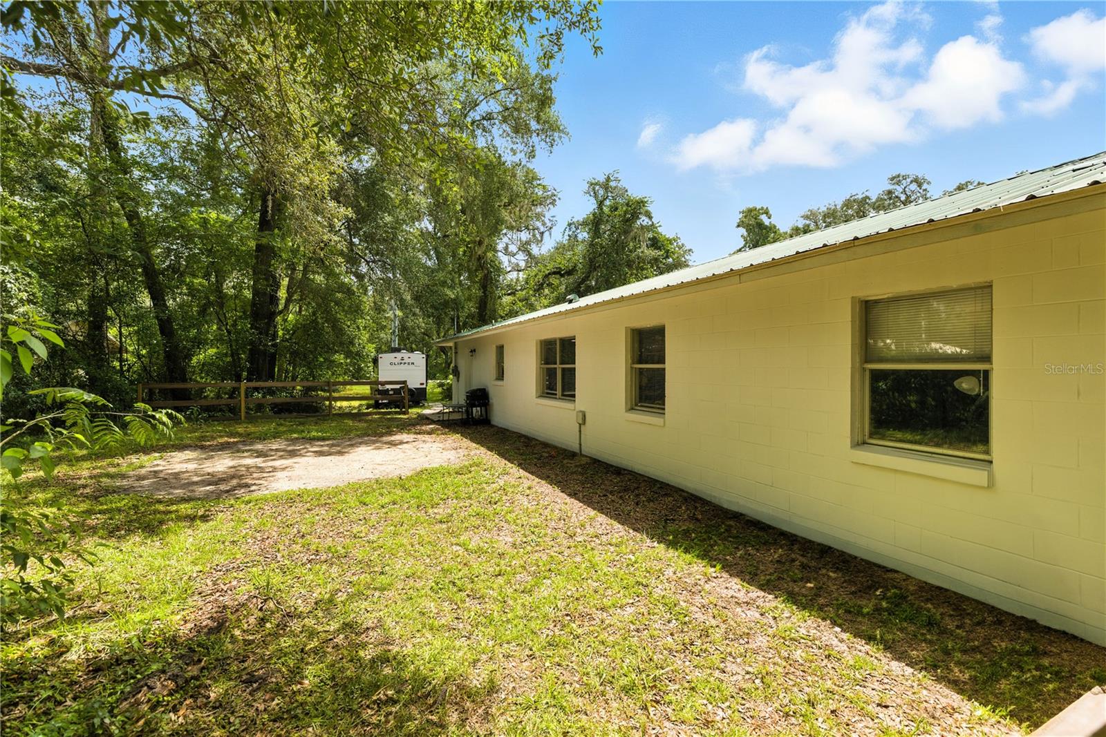 Listing photo id 21 for 2449 40th Street
