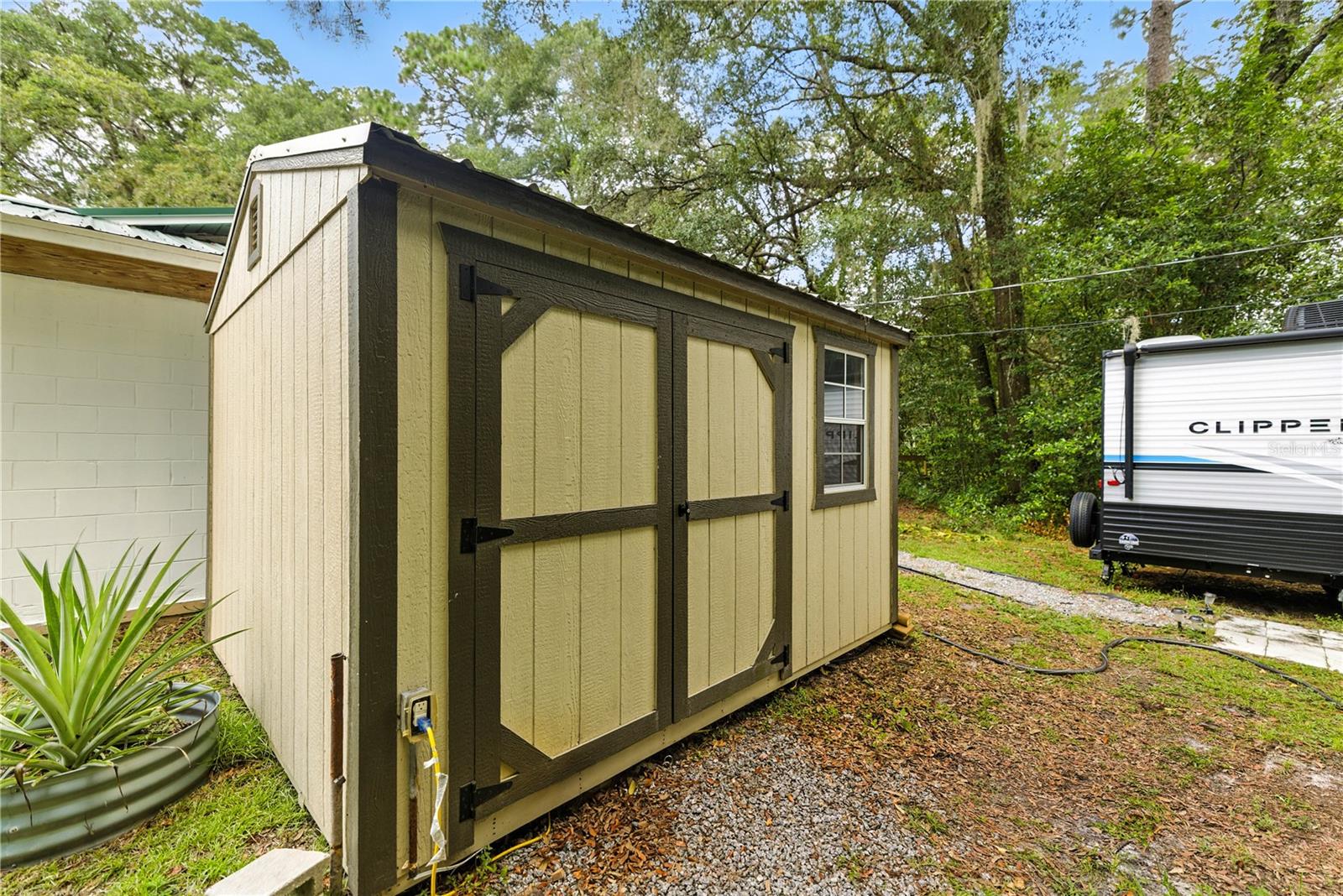 Listing photo id 23 for 2449 40th Street