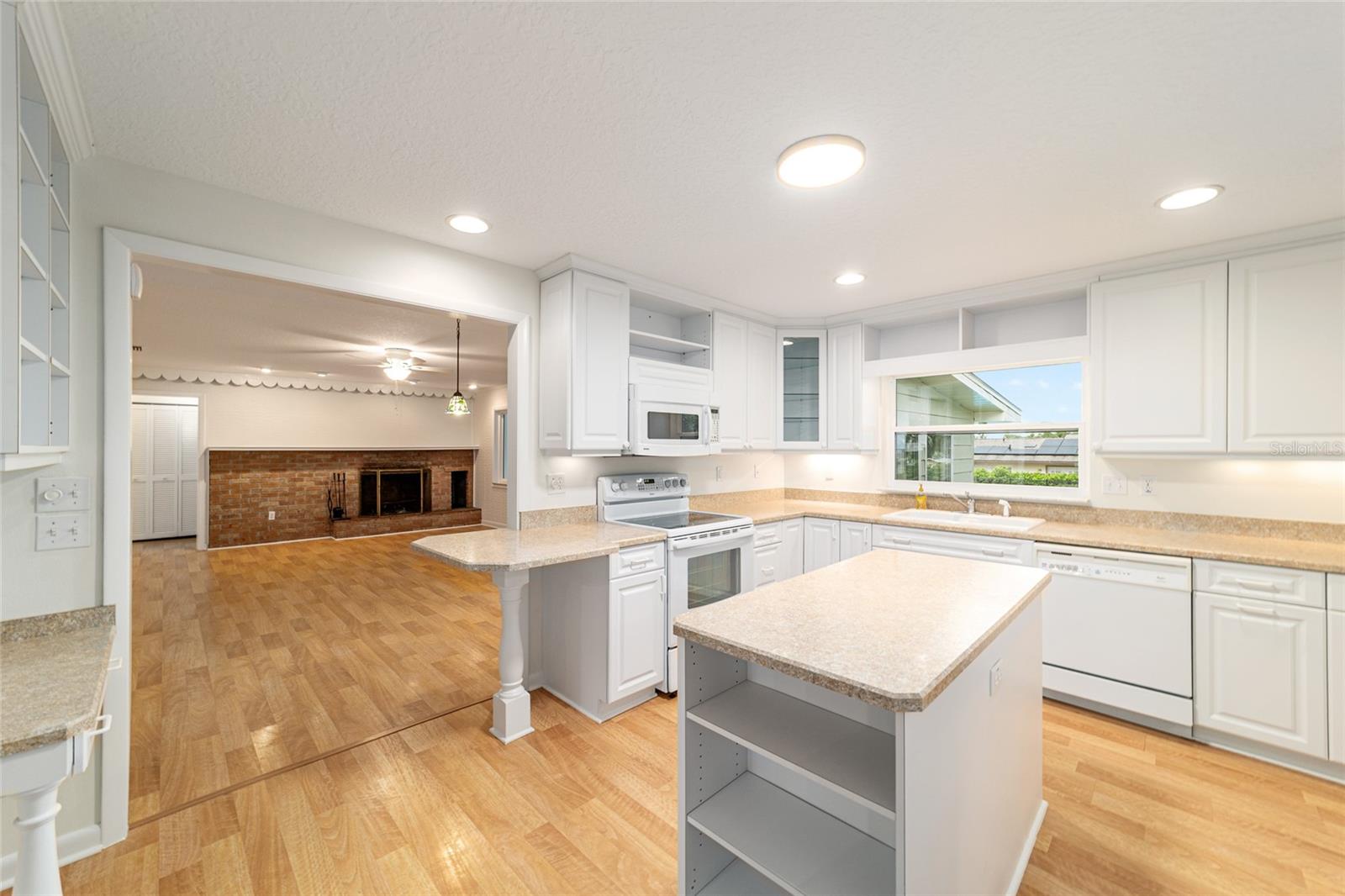 Image 46 of 83 For 3561 30th Terrace