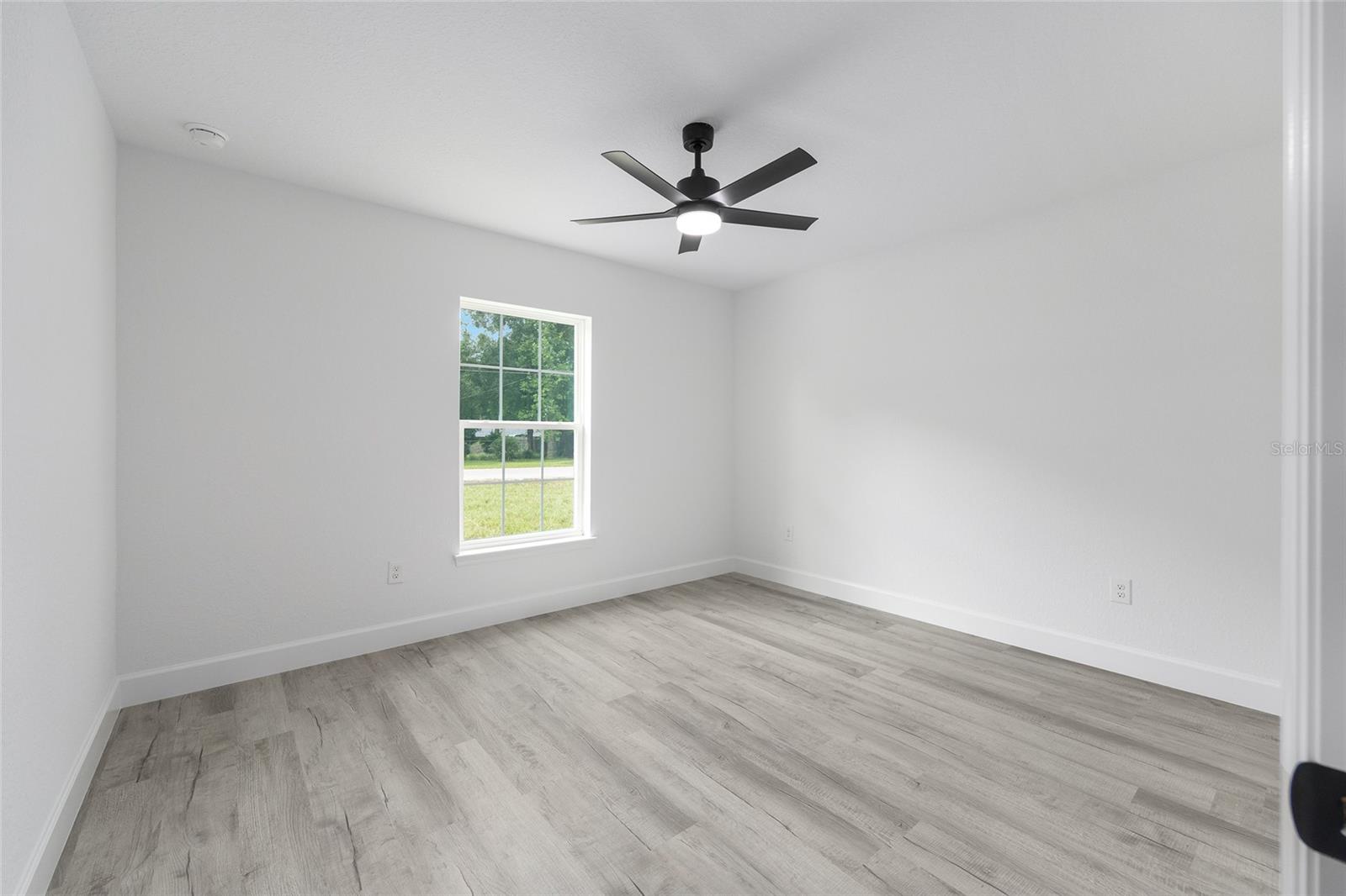 Image 21 of 27 For 6052 53rd Street Road