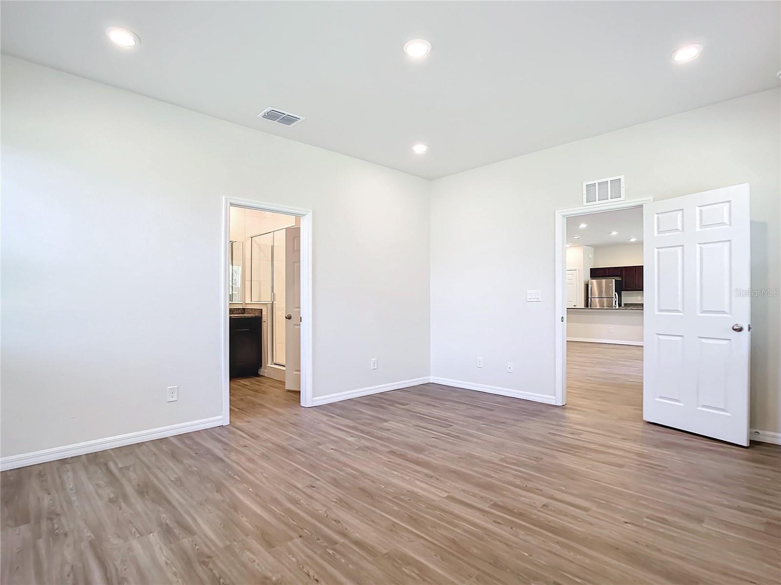 Image 15 of 24 For 27287 Deep Creek Boulevard