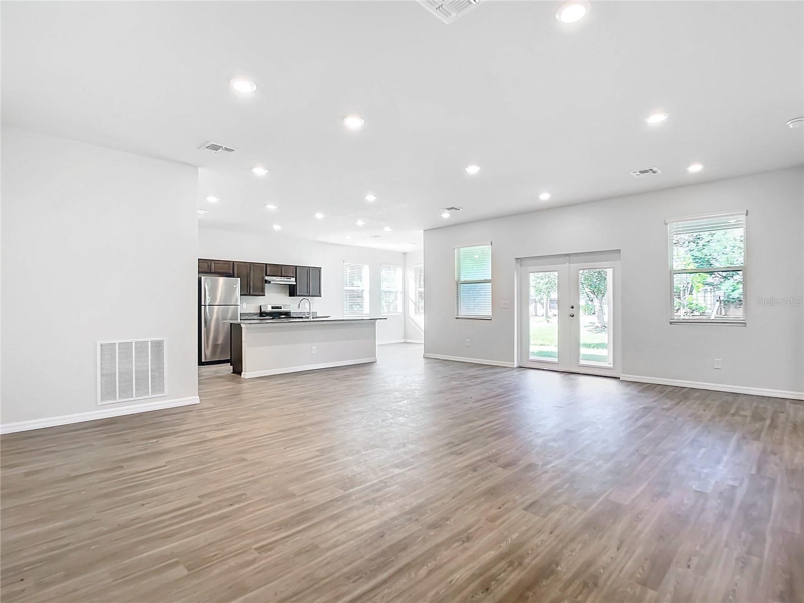 Image 4 of 24 For 27287 Deep Creek Boulevard