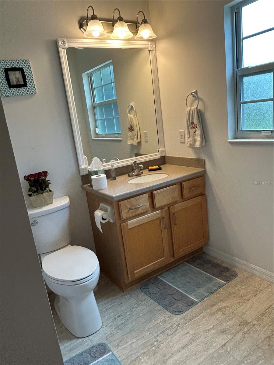 Image 7 of 11 For 8310 79 Circle
