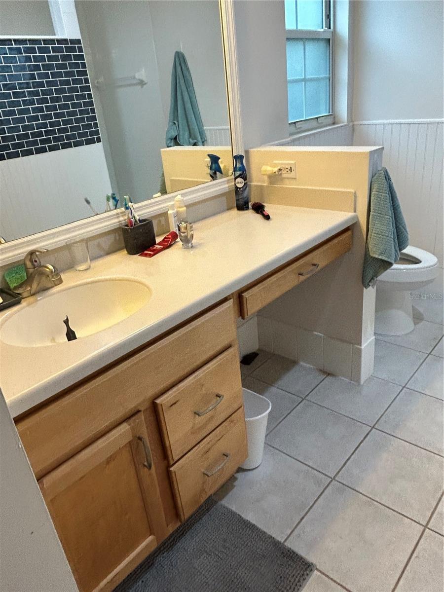 Image 8 of 11 For 8310 79 Circle