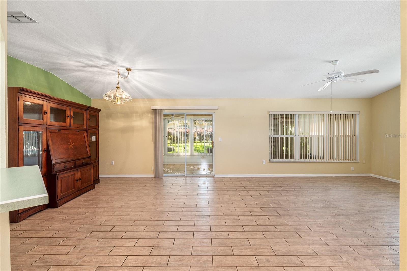 Image 13 of 40 For 11631 Sw 71st Cir