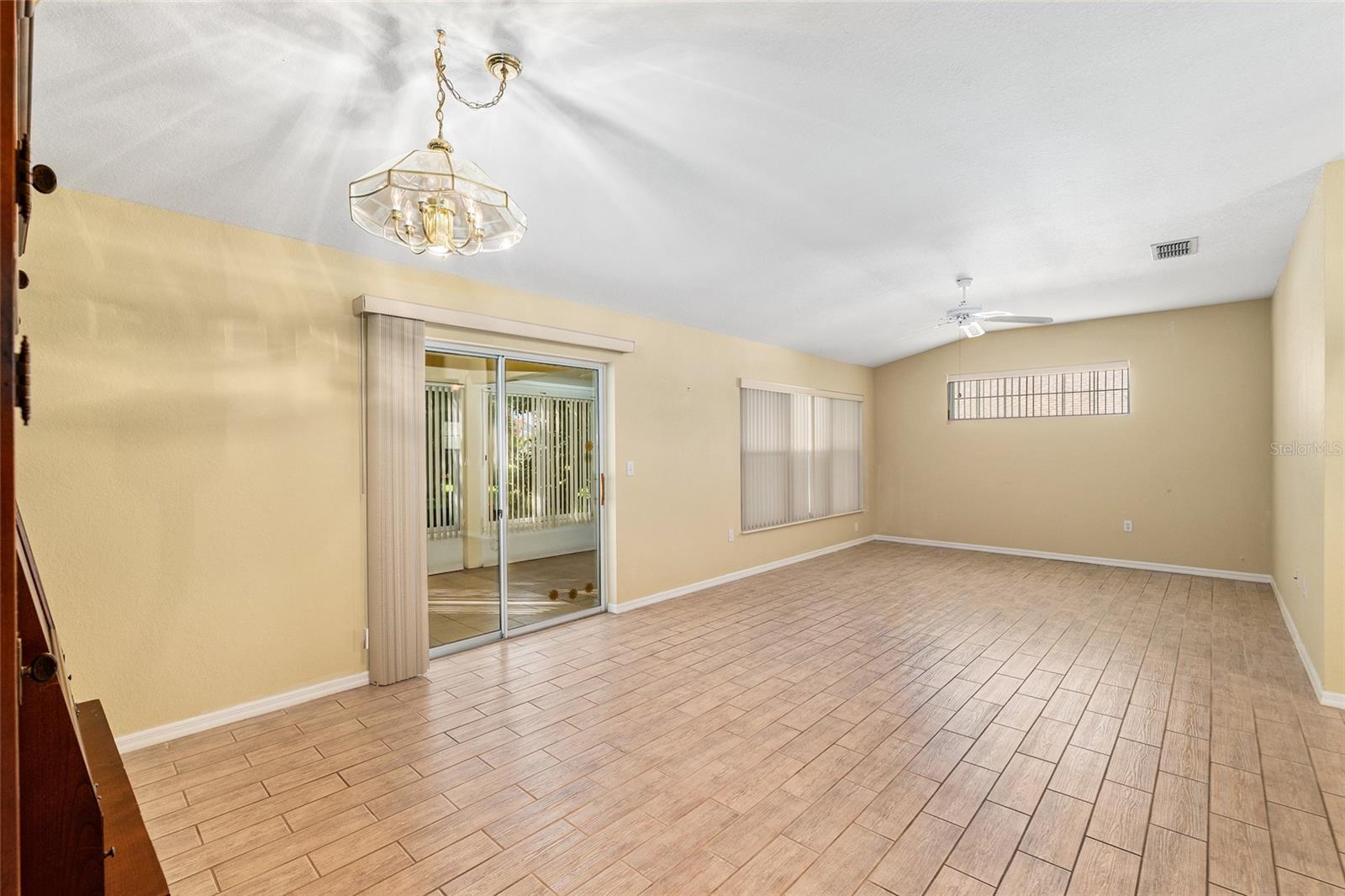 Image 18 of 40 For 11631 Sw 71st Cir