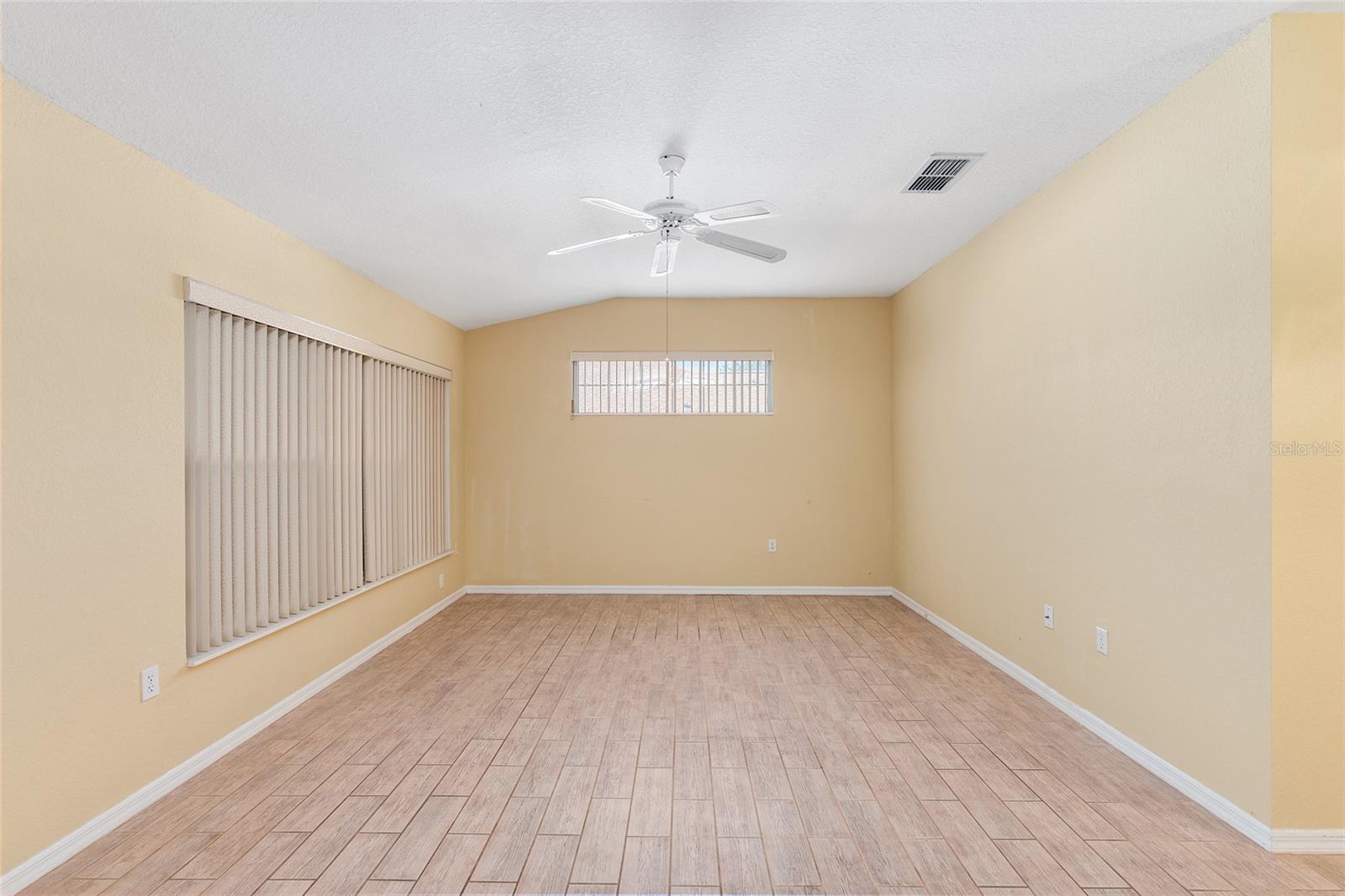 Image 20 of 40 For 11631 Sw 71st Cir