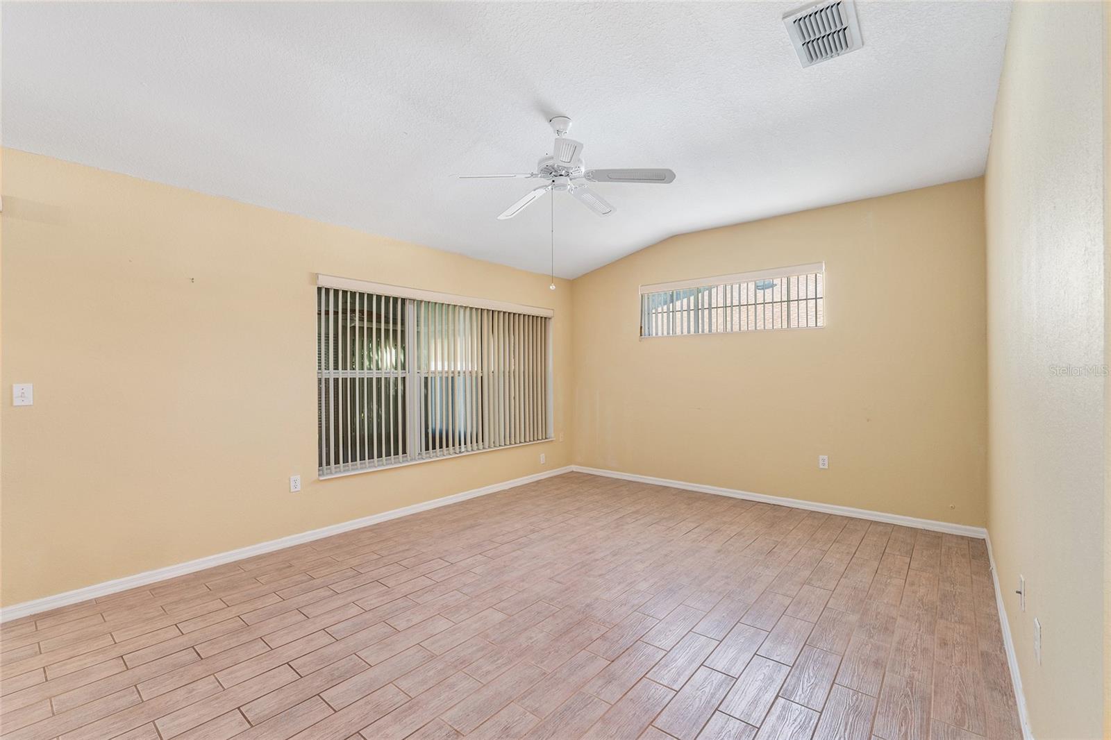 Image 21 of 40 For 11631 Sw 71st Cir