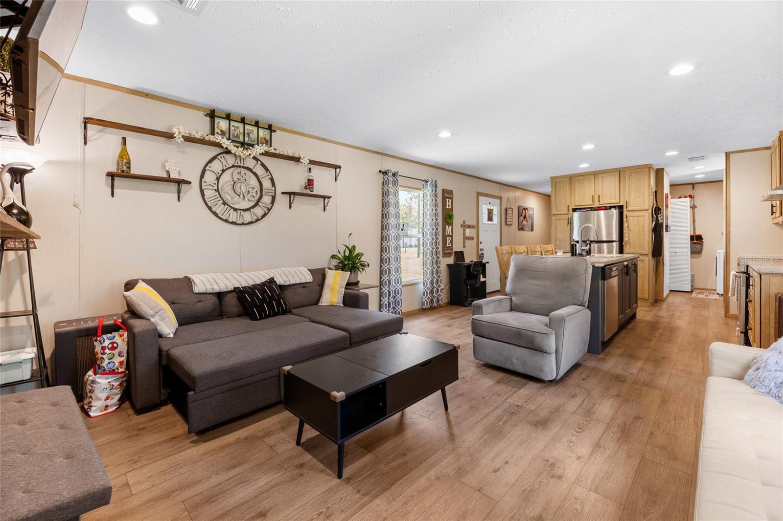 Image 3 of 23 For 8444 Jennifer Court