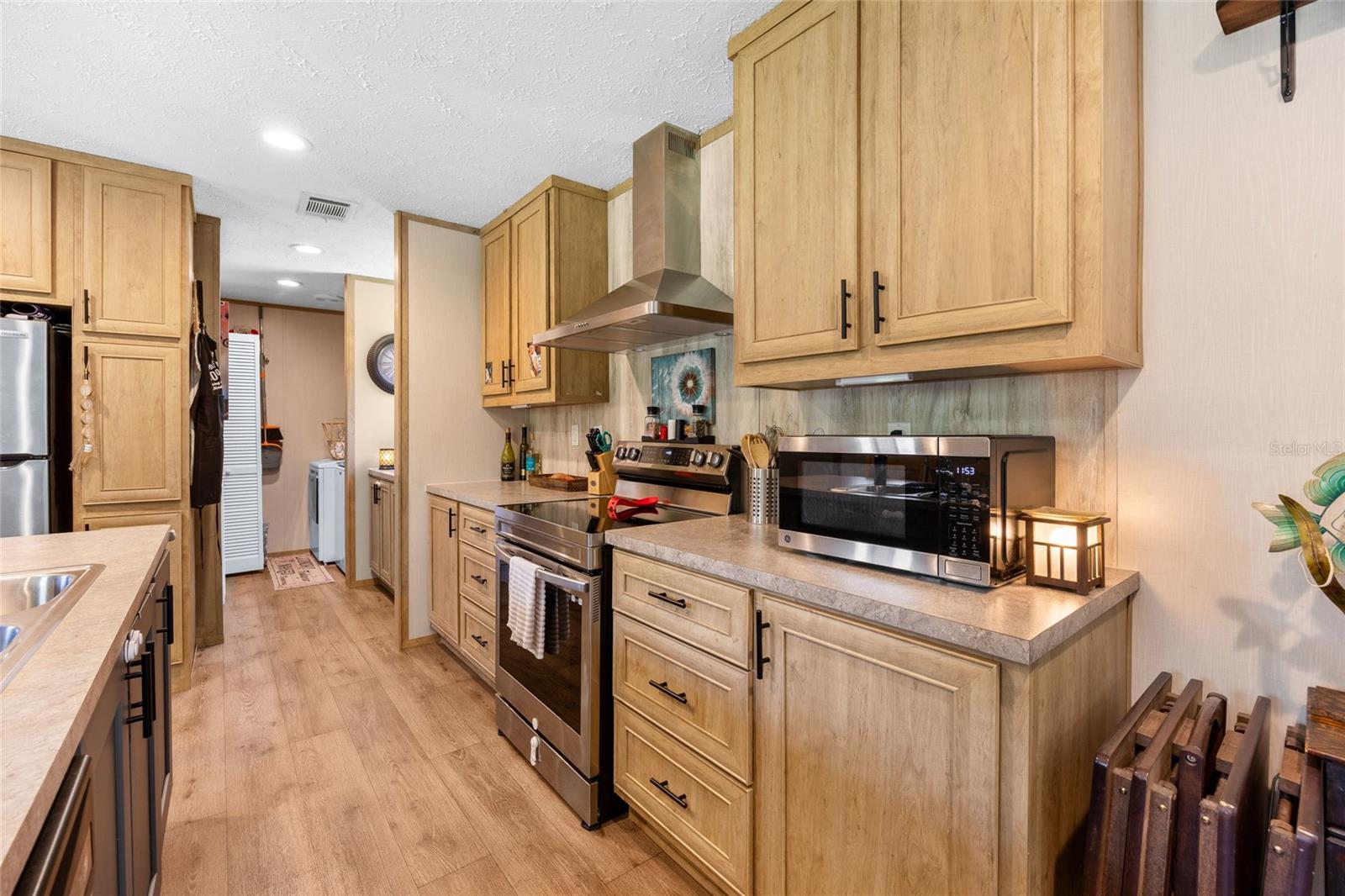 Image 6 of 23 For 8444 Jennifer Court