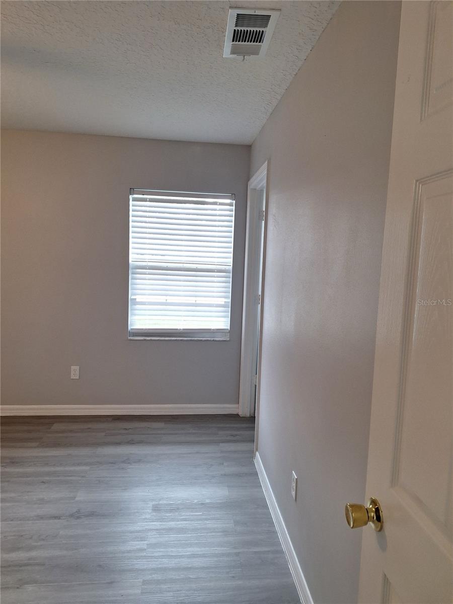 Image 12 of 25 For 4172 35th Avenue Road