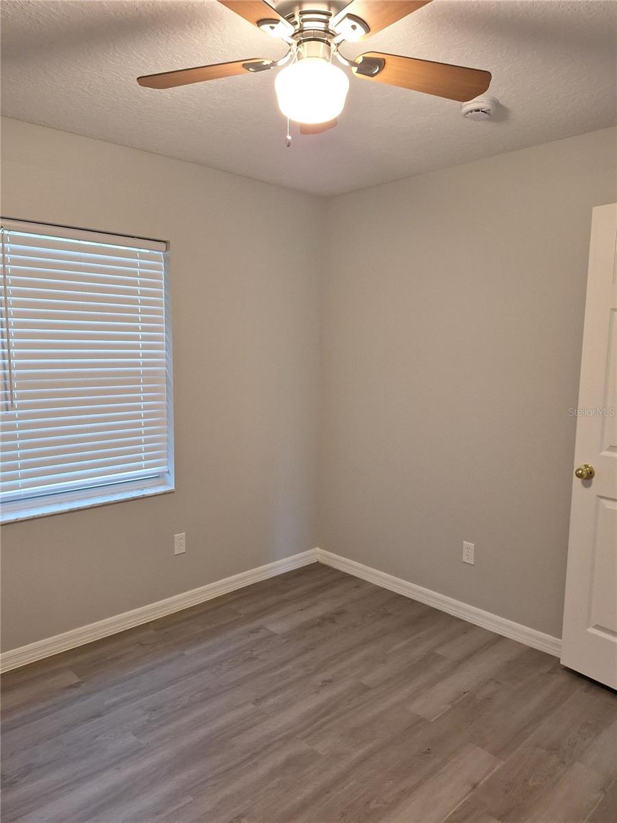 Image 17 of 25 For 4172 35th Avenue Road