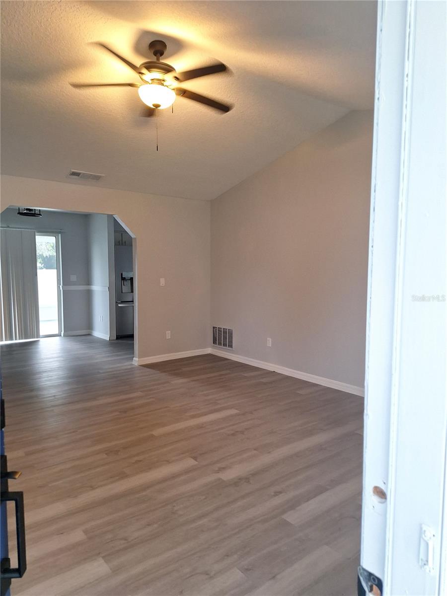 Image 3 of 25 For 4172 35th Avenue Road