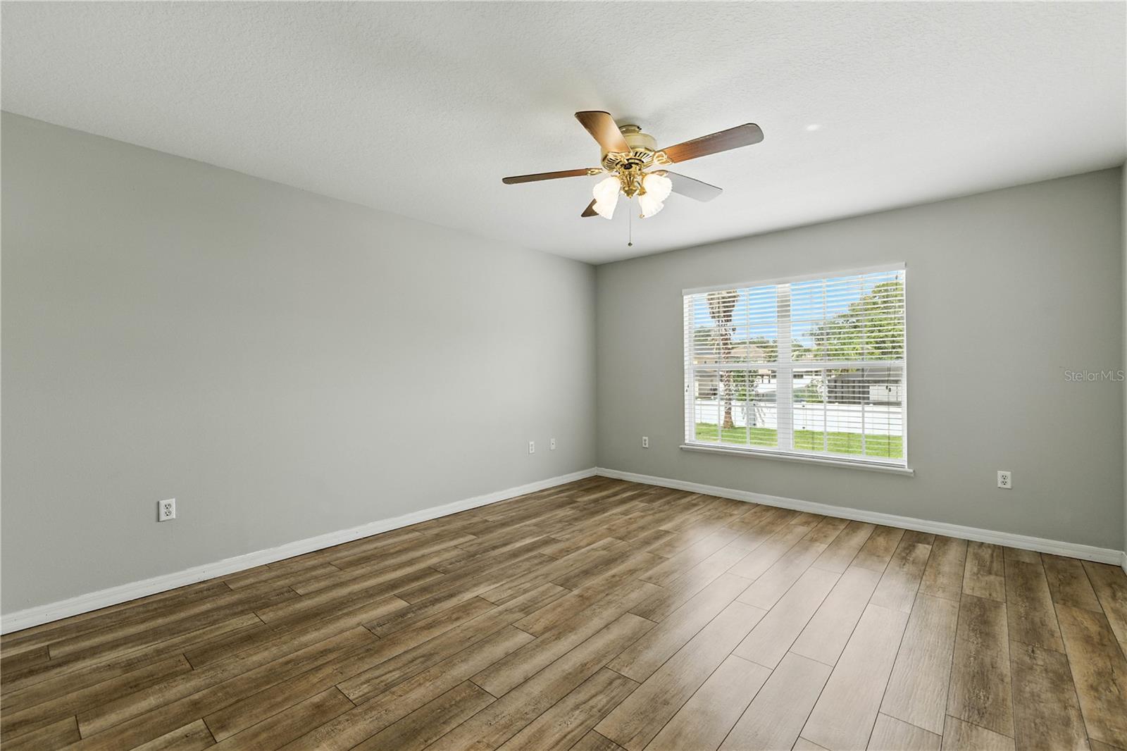 Image 17 of 34 For 3223 41st Avenue