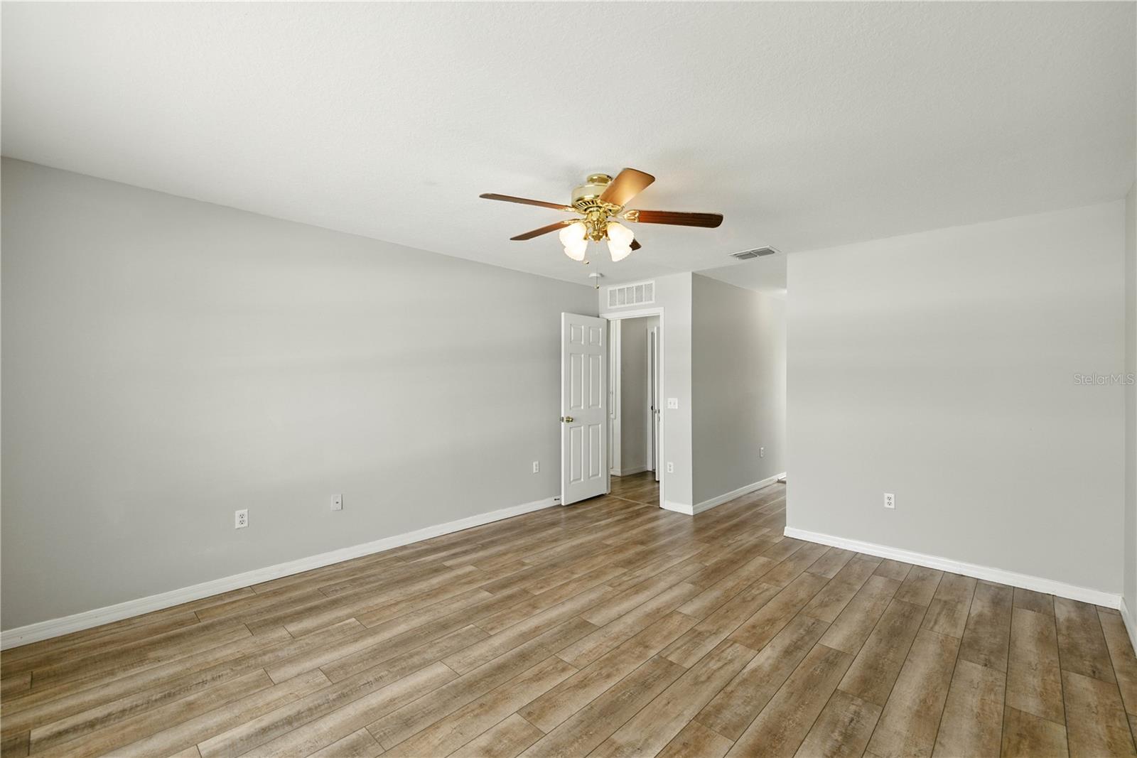 Image 18 of 34 For 3223 41st Avenue