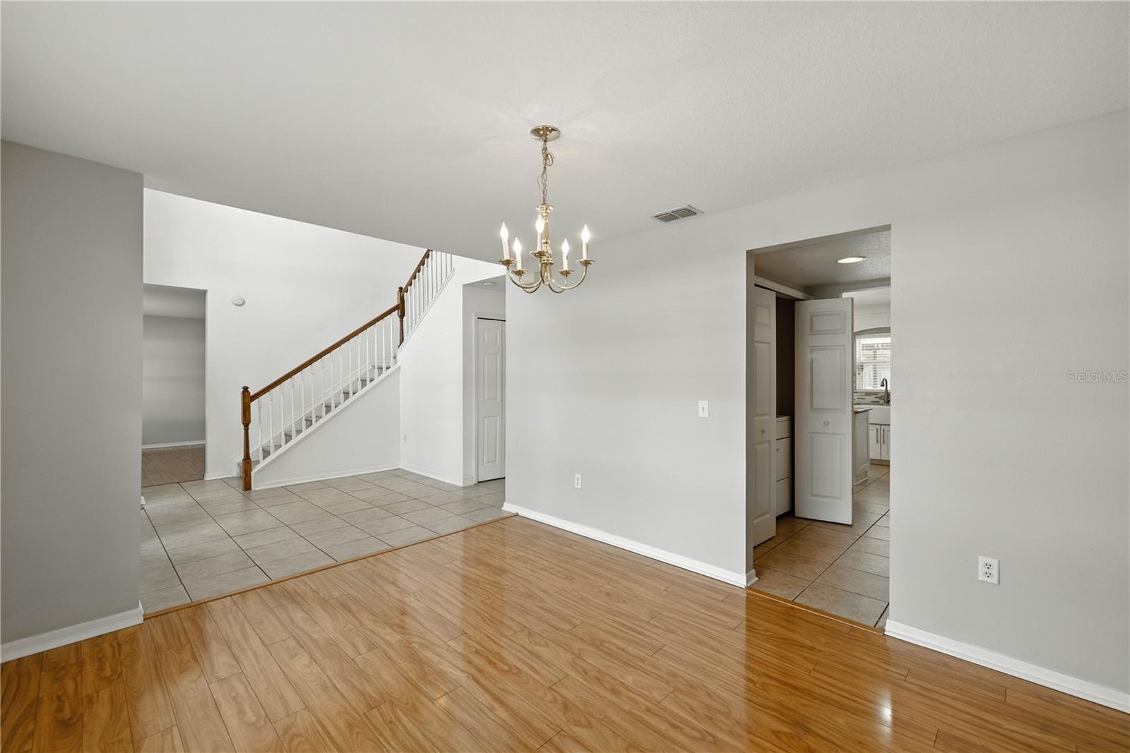 Image 7 of 34 For 3223 41st Avenue