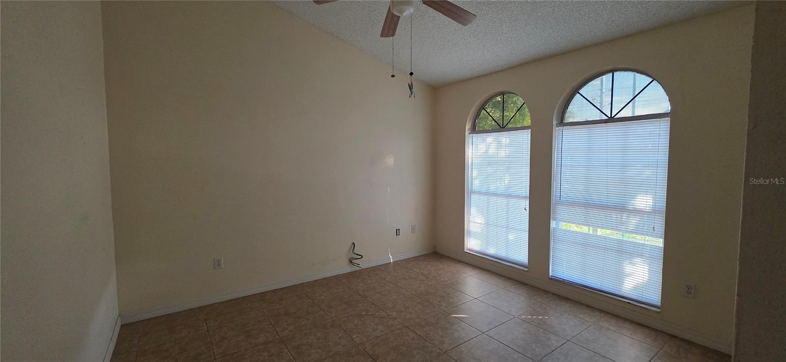 Image 6 of 10 For 5 Midway Court